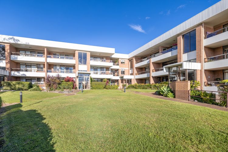 The Commodore, 17/9-11 Donald St – water views, Wi-Fi