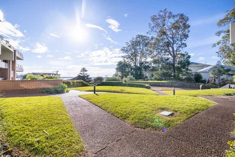 The Commodore, 17/9-11 Donald St – water views, Wi-Fi