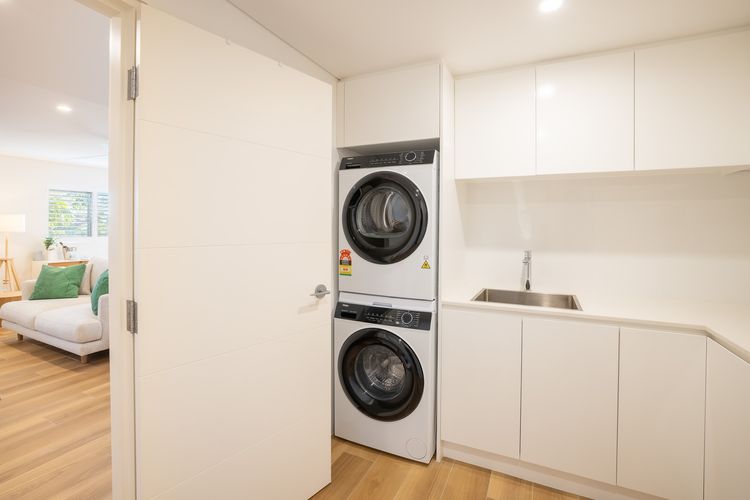 Kingfisher, 6/5-7 Ondine Cl – stunning unit with ducted air conditioning and WiFi