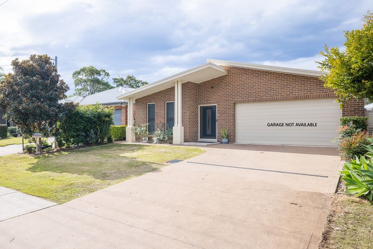 27a Dowling St – ducted air con, ground floor, close to the waterfront