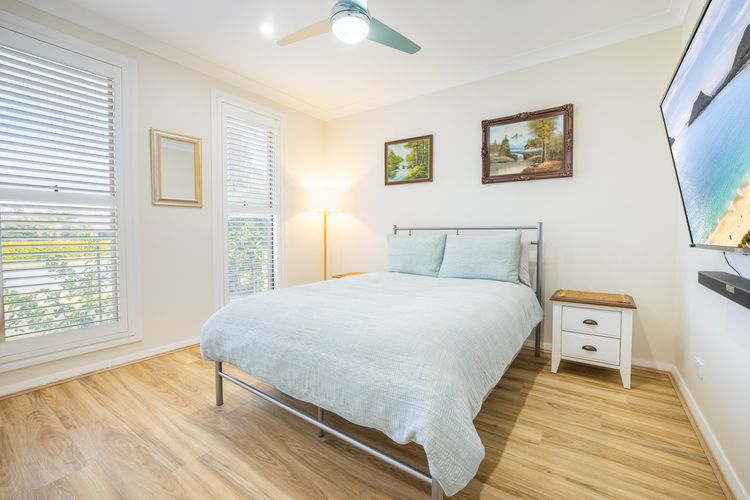 27a Dowling St – ducted air con, ground floor, close to the waterfront