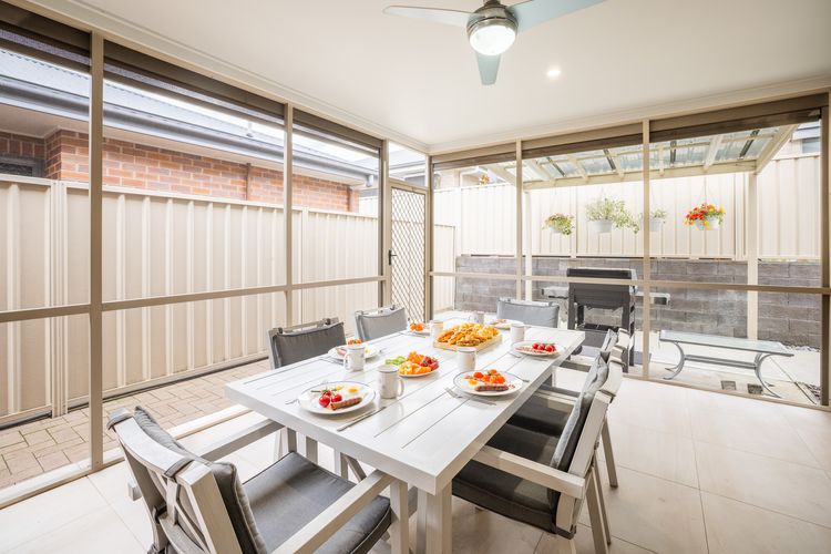 27a Dowling St – ducted air con, ground floor, close to the waterfront