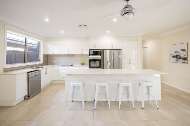 27a Dowling St – ducted air con, ground floor, close to the waterfront