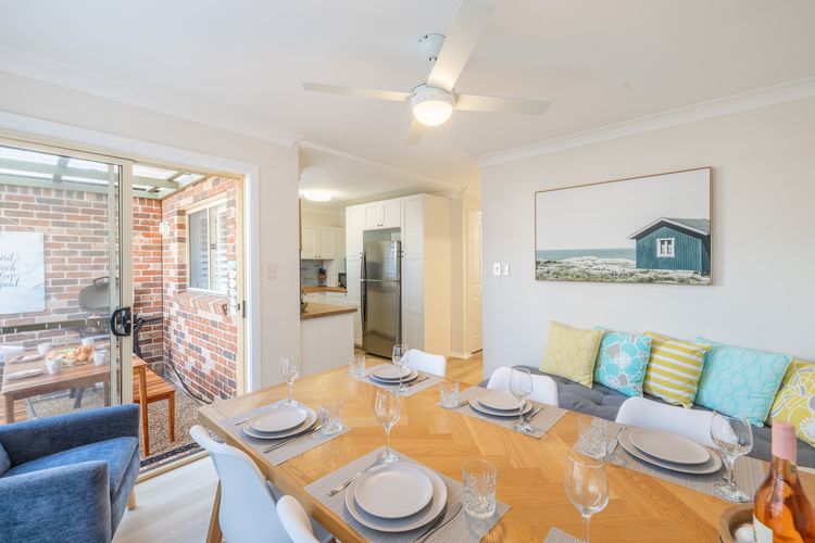Crystal by the Bay, 4/4-6 Crystal Cl – Wifi, Air Con and Coffee machine