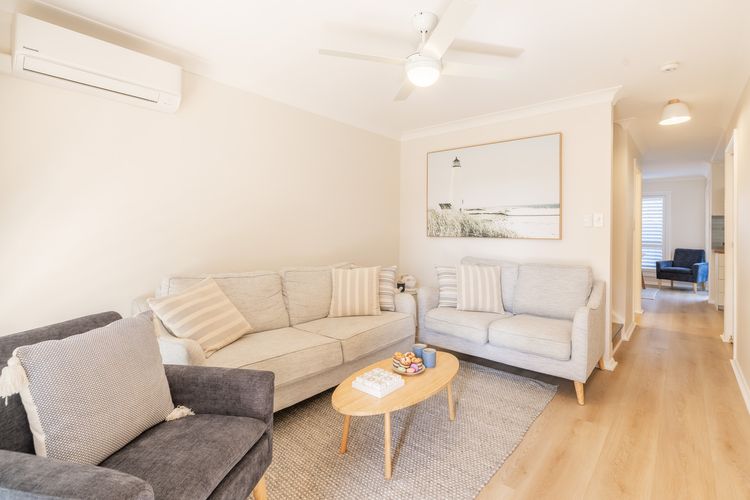 Crystal by the Bay, 4/4-6 Crystal Cl – Wifi, Air Con and Coffee machine