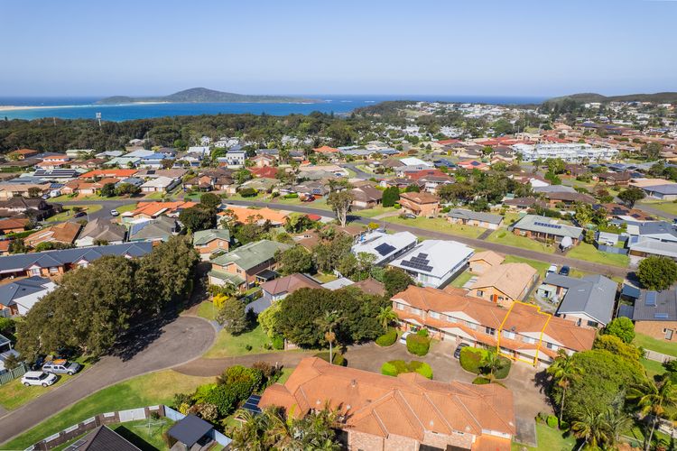 Crystal by the Bay, 4/4-6 Crystal Cl – Wifi, Air Con and Coffee machine