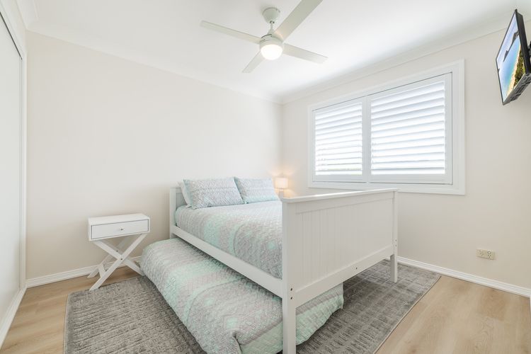 Crystal by the Bay, 4/4-6 Crystal Cl – Wifi, Air Con and Coffee machine