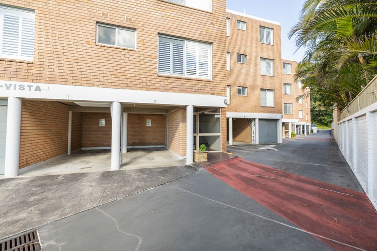 Bella Vista, 2/19 Shoal Bay Rd – 1st floor with waterviews and aircon