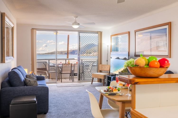Bella Vista, 2/19 Shoal Bay Rd – 1st floor with waterviews and aircon