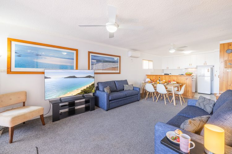 Bella Vista, 2/19 Shoal Bay Rd – 1st floor with waterviews and aircon
