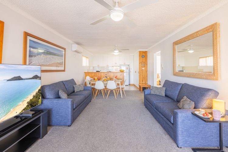 Bella Vista, 2/19 Shoal Bay Rd – 1st floor with waterviews and aircon