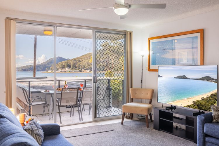 Bella Vista, 2/19 Shoal Bay Rd – 1st floor with waterviews and aircon