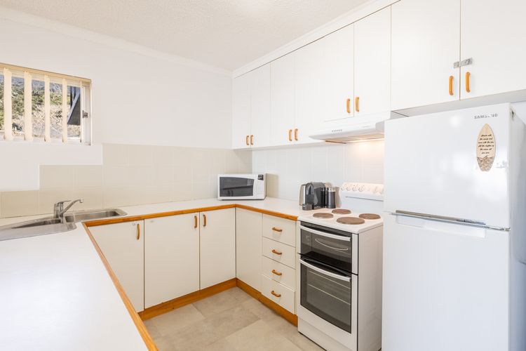 Bella Vista, 2/19 Shoal Bay Rd – 1st floor with waterviews and aircon