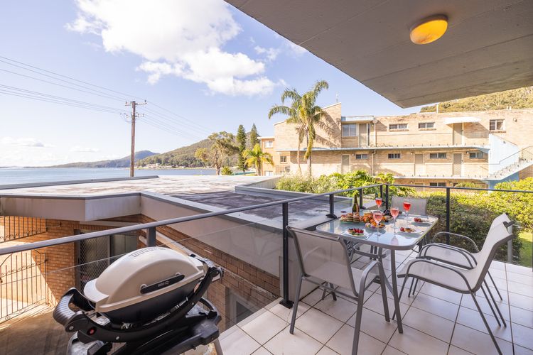 Bella Vista, 2/19 Shoal Bay Rd – 1st floor with waterviews and aircon