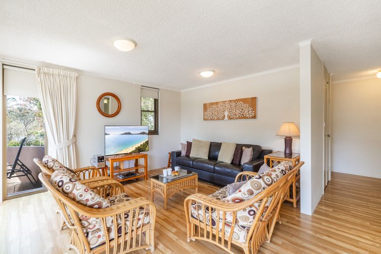 Columbia, 4/12 Columbia Cl – water views and fantastic location
