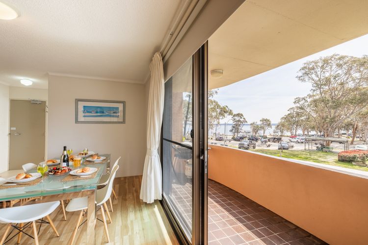 Columbia, 4/12 Columbia Cl – water views and fantastic location
