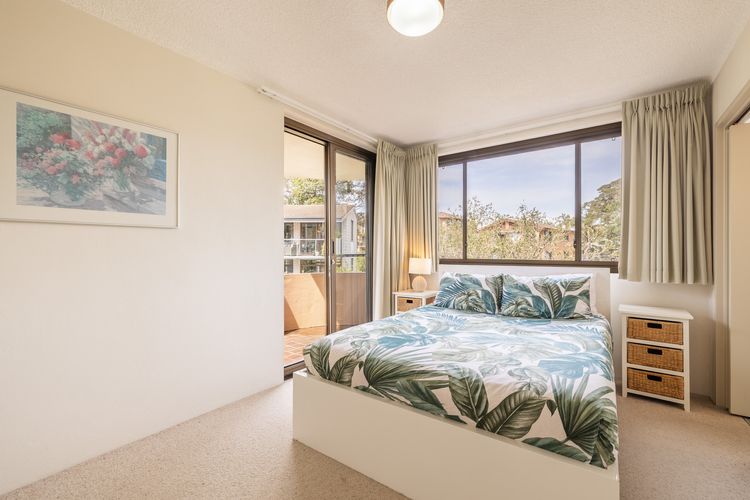 Columbia, 4/12 Columbia Cl – water views and fantastic location