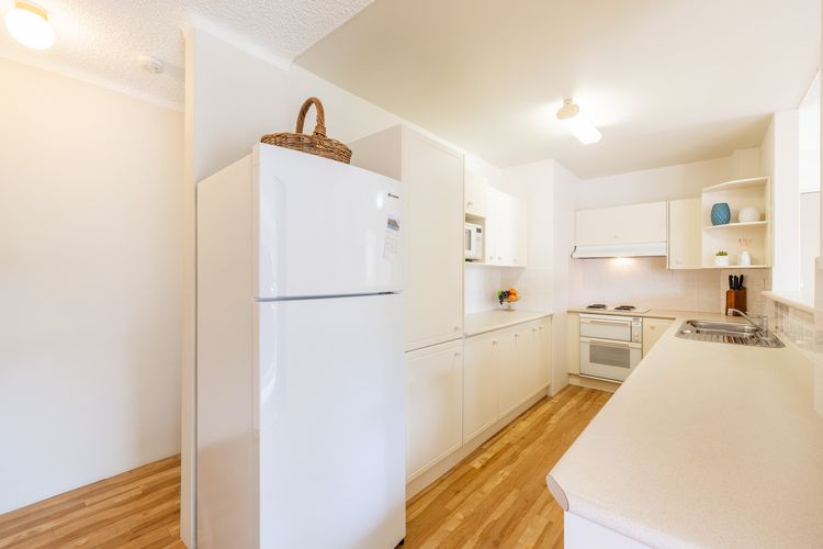 Columbia, 4/12 Columbia Cl – water views and fantastic location