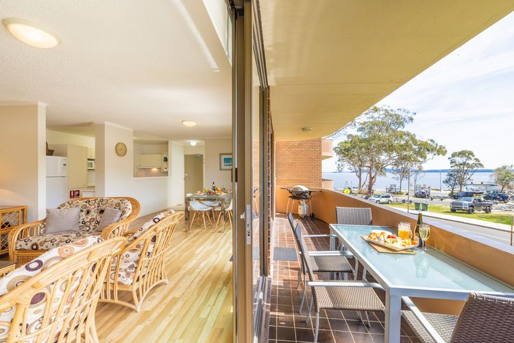 Columbia, 4/12 Columbia Cl – water views and fantastic location
