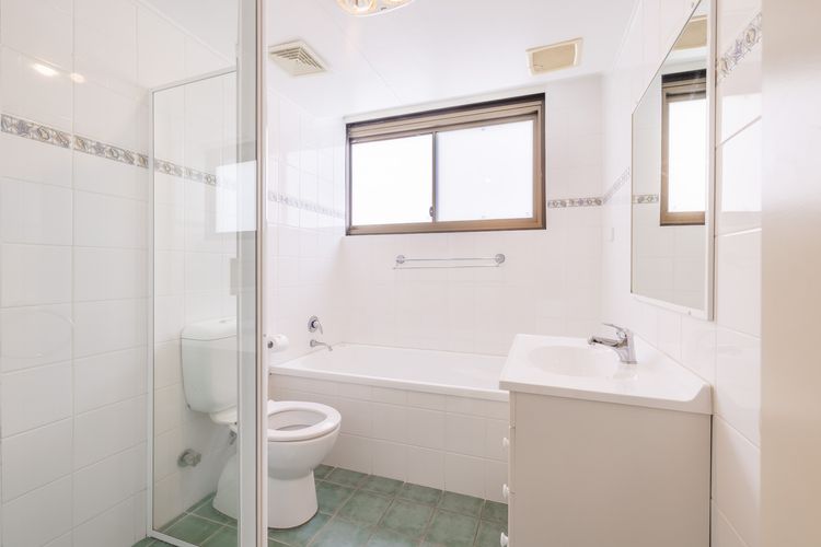 Columbia, 4/12 Columbia Cl – water views and fantastic location
