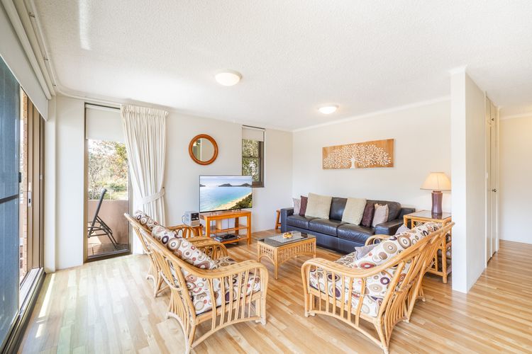 Columbia, 4/12 Columbia Cl – water views and fantastic location