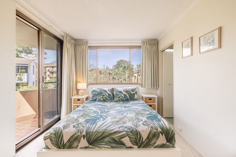 Columbia, 4/12 Columbia Cl – water views and fantastic location