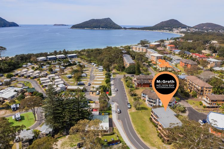 Columbia, 4/12 Columbia Cl – water views and fantastic location
