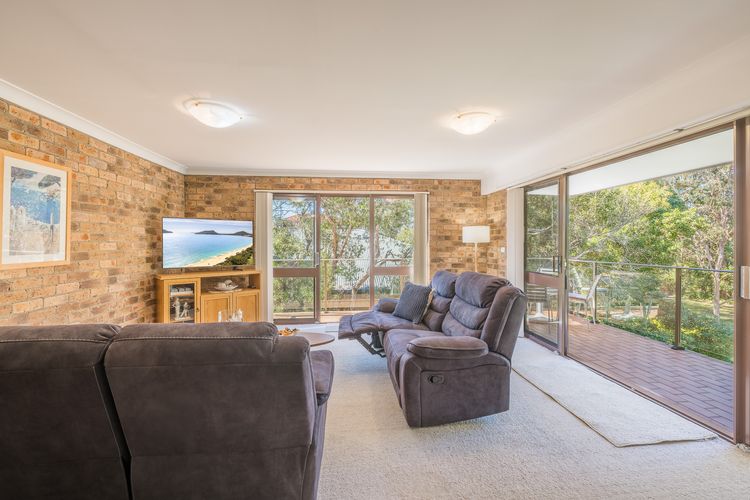 9/12 Weatherly Cl – Air Con, Secure parking close to the water