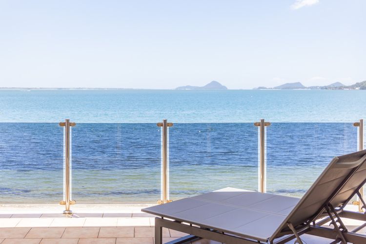 Wanda Beach Waterfront , 161 Soldiers Point Rd – waterfront, air con, linen, Wi-Fi