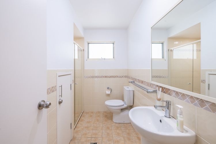 Wanda Beach Waterfront , 161 Soldiers Point Rd – waterfront, air con, linen, Wi-Fi