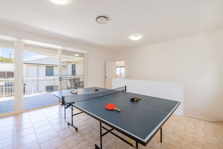 Wanda Beach Waterfront , 161 Soldiers Point Rd – waterfront, air con, linen, Wi-Fi