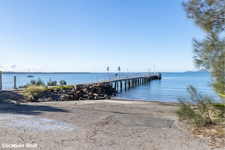 Wanda Beach Waterfront , 161 Soldiers Point Rd – waterfront, air con, linen, Wi-Fi