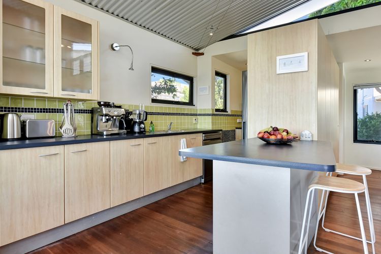 Gloucester Retreat A, 23A Gloucester St – Pet Friendly, WiFi, Linen and Bed Making