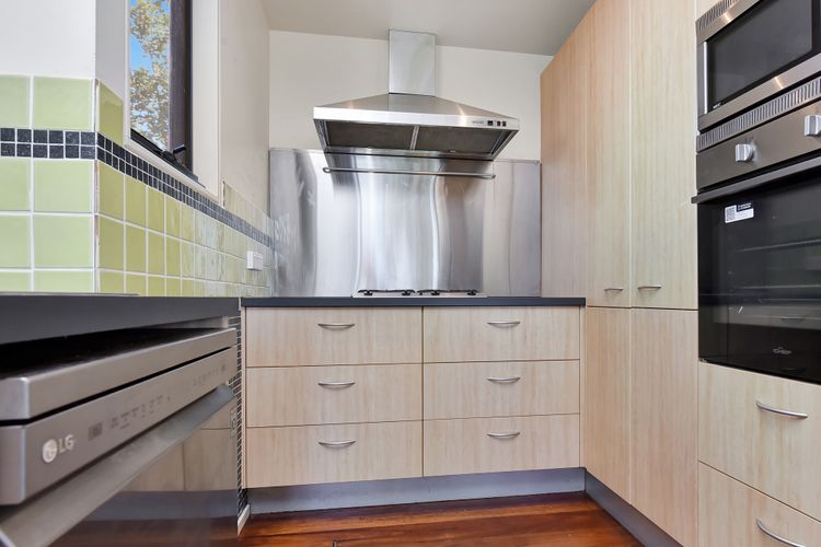 Gloucester Retreat A, 23A Gloucester St – Pet Friendly, WiFi, Linen and Bed Making