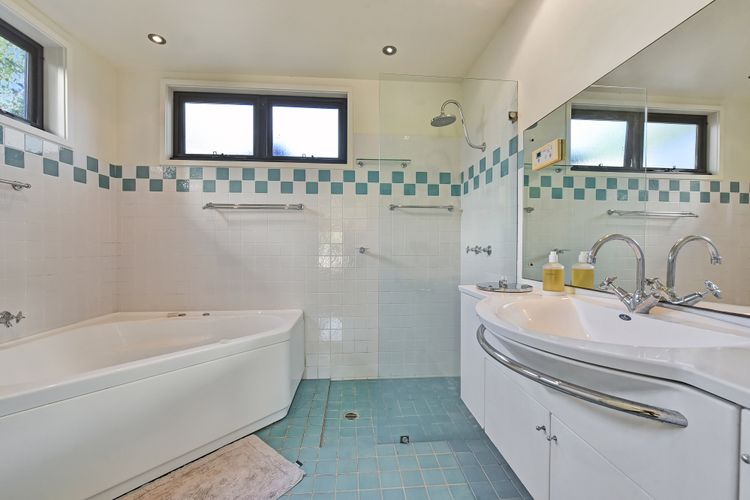 Gloucester Retreat A, 23A Gloucester St – Pet Friendly, WiFi, Linen and Bed Making