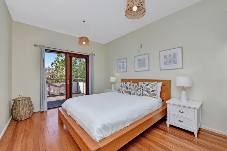 Gloucester Retreat B, 23B Gloucester St – waterviews, Wi-Fi, Linen and Bed Making