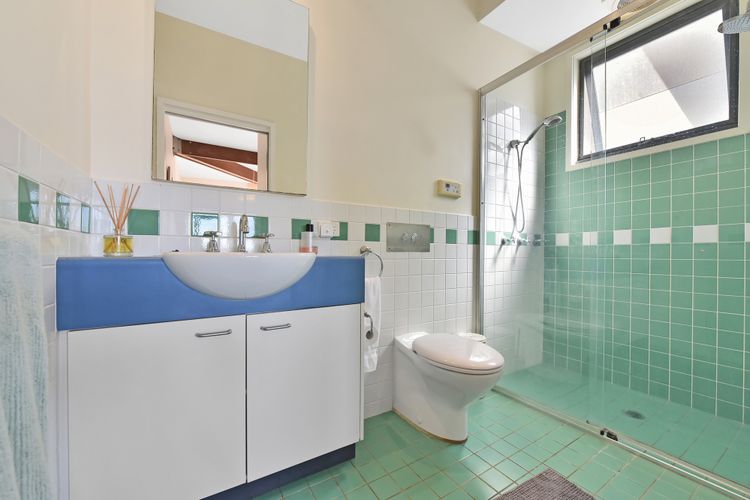 Gloucester Retreat B, 23B Gloucester St – waterviews, Wi-Fi, Linen and Bed Making