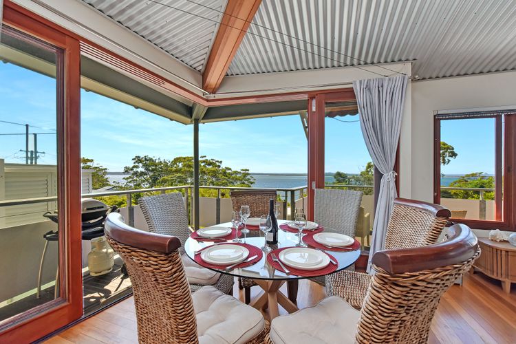 Gloucester Retreat B, 23B Gloucester St – waterviews, Wi-Fi, Linen and Bed Making