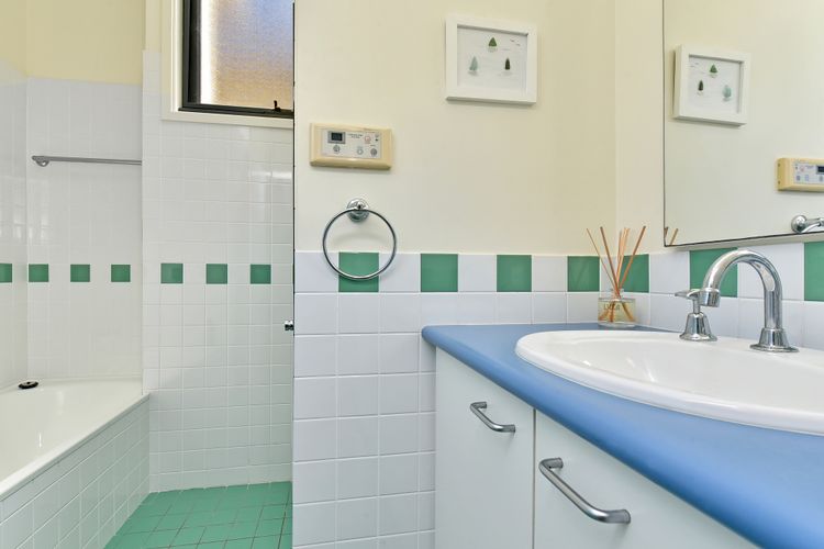 Gloucester Retreat B, 23B Gloucester St – waterviews, Wi-Fi, Linen and Bed Making