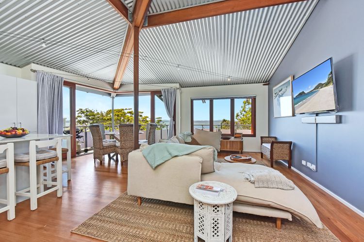 Gloucester Retreat B, 23B Gloucester St – waterviews, Wi-Fi, Linen and Bed Making