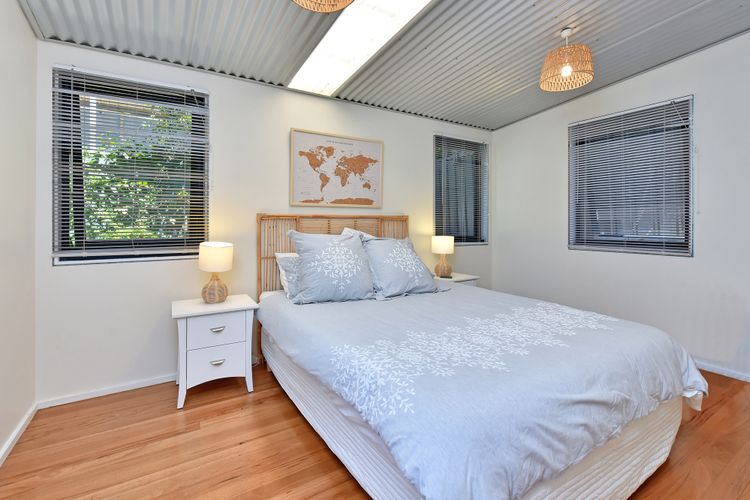 Gloucester Retreat B, 23B Gloucester St – waterviews, Wi-Fi, Linen and Bed Making