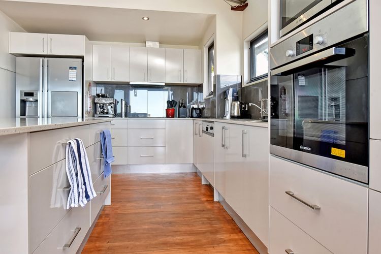 Gloucester Retreat B, 23B Gloucester St – waterviews, Wi-Fi, Linen and Bed Making