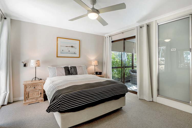 Bay Parklands, 19/2 Gowrie Avenue – ground floor unit with water views & WIFI