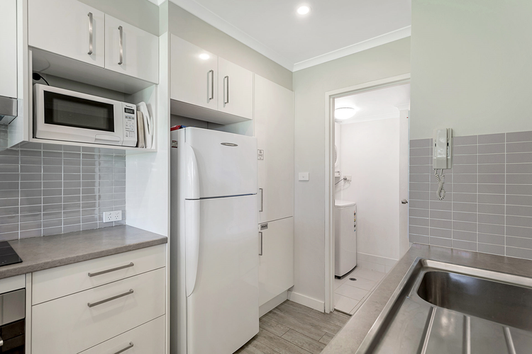 Bay Parklands, 19/2 Gowrie Avenue – ground floor unit with water views & WIFI