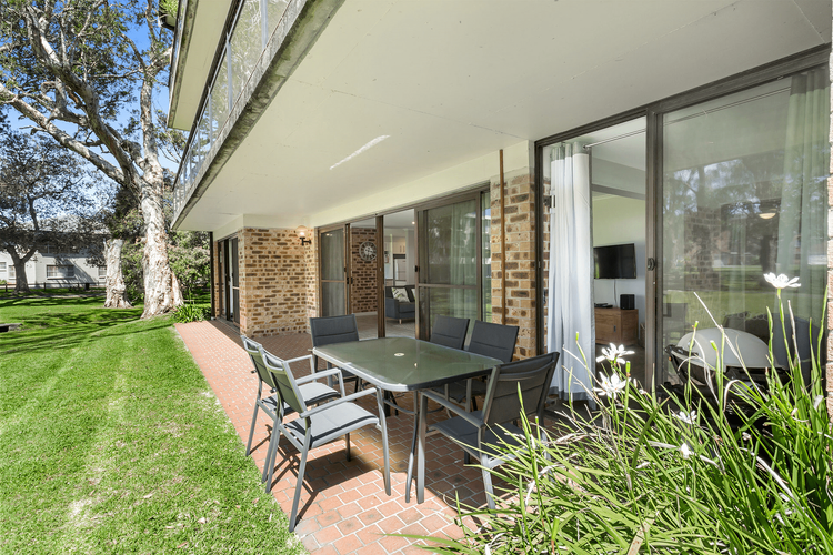 Bay Parklands, 19/2 Gowrie Avenue – ground floor unit with water views & WIFI