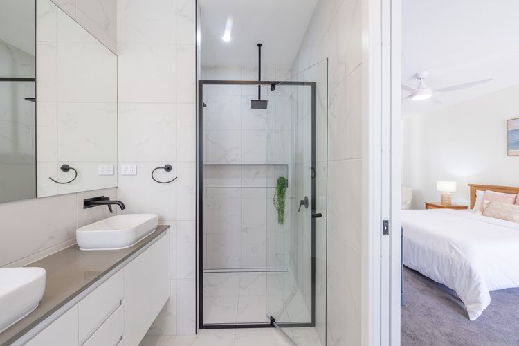 Summer Dayz Shoal Bay, 21B Tomaree Rd – ducted air and WiFi