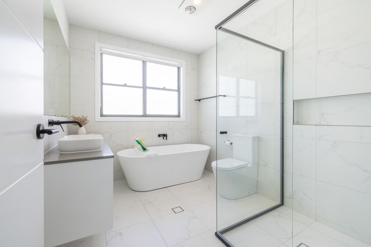 Summer Dayz Shoal Bay, 21B Tomaree Rd – ducted air and WiFi