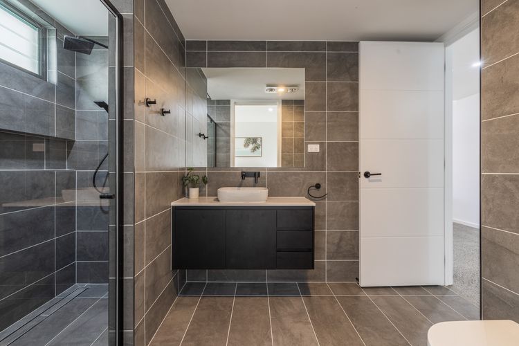 Summer Dayz Shoal Bay, 21B Tomaree Rd – ducted air and WiFi