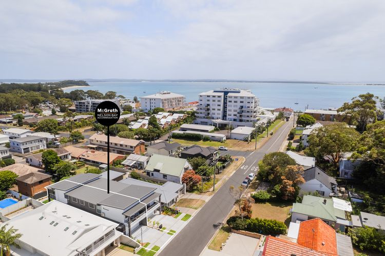 Summer Dayz Shoal Bay, 21B Tomaree Rd – ducted air and WiFi