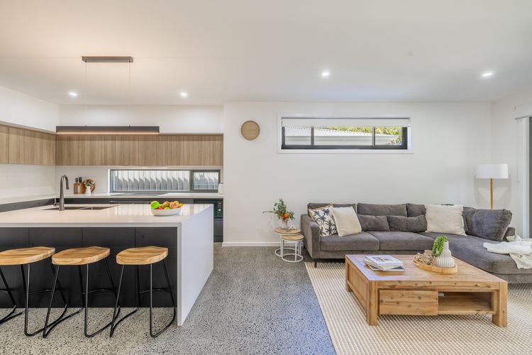 Summer Dayz Shoal Bay, 21B Tomaree Rd – ducted air and WiFi